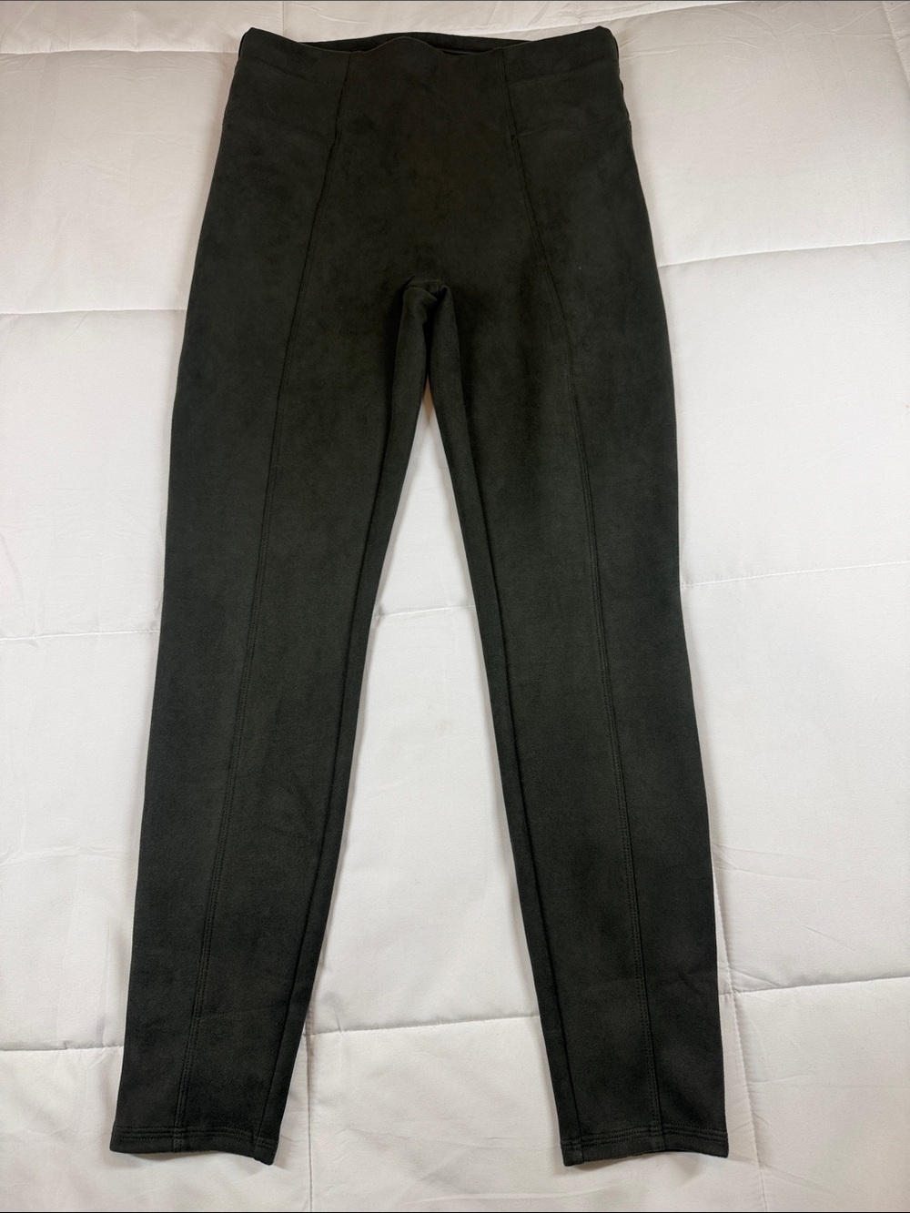 SPANX Woman’s Faux Suede Olive Green Ponte Stretch Leggings. M